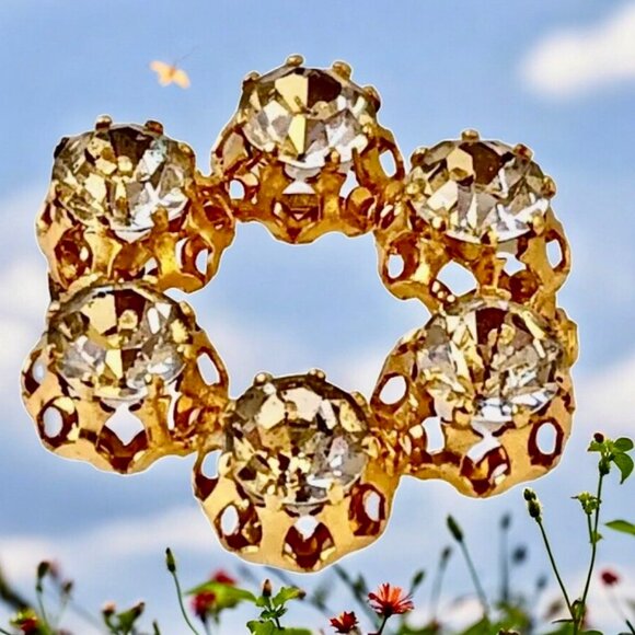 Made in Austria Vintage Crystal Round Brooch Goldtone and Clear - Picture 4 of 10